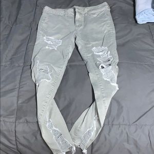 AMERICAN EAGLE JEANS